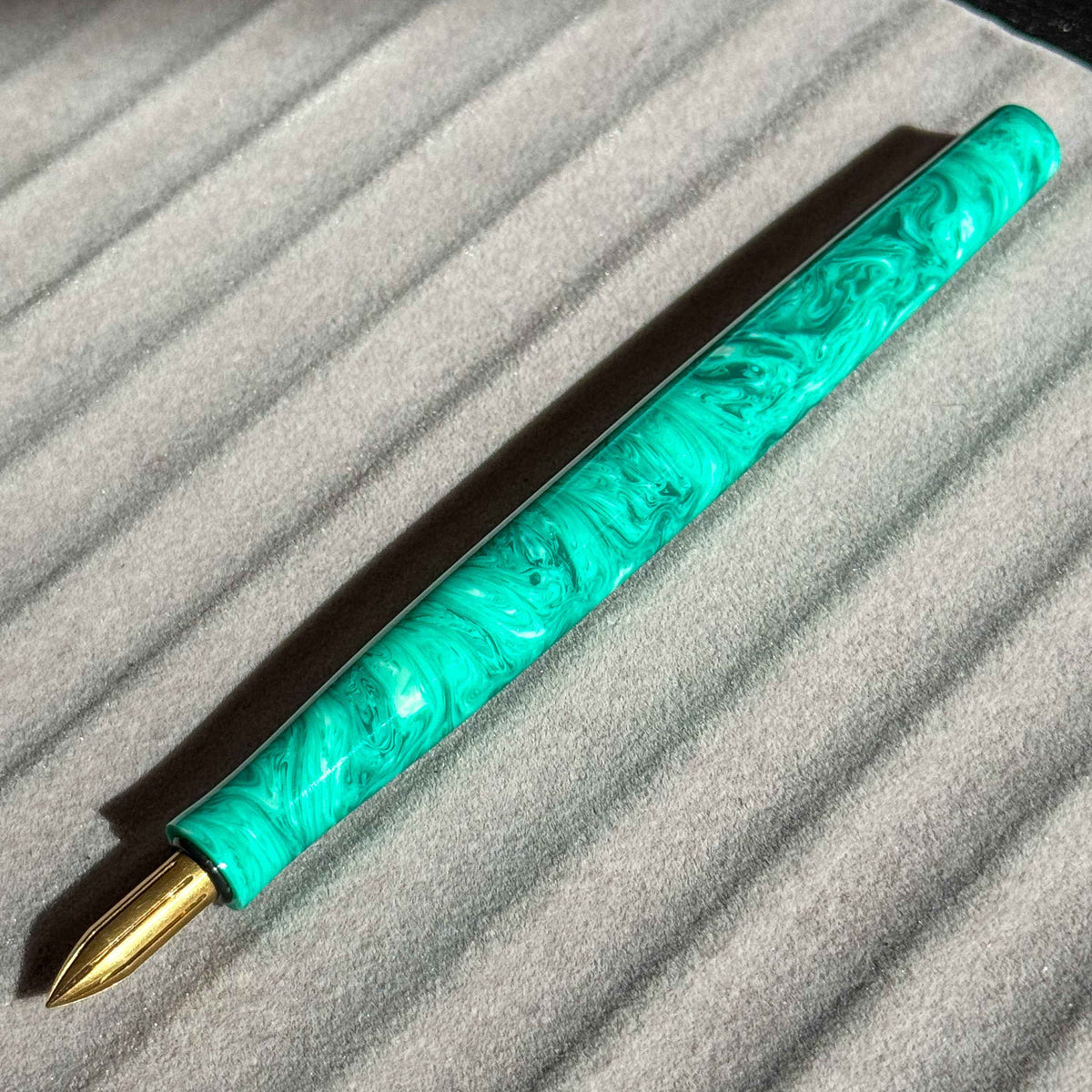 Tidal Mist (Nib Holder)