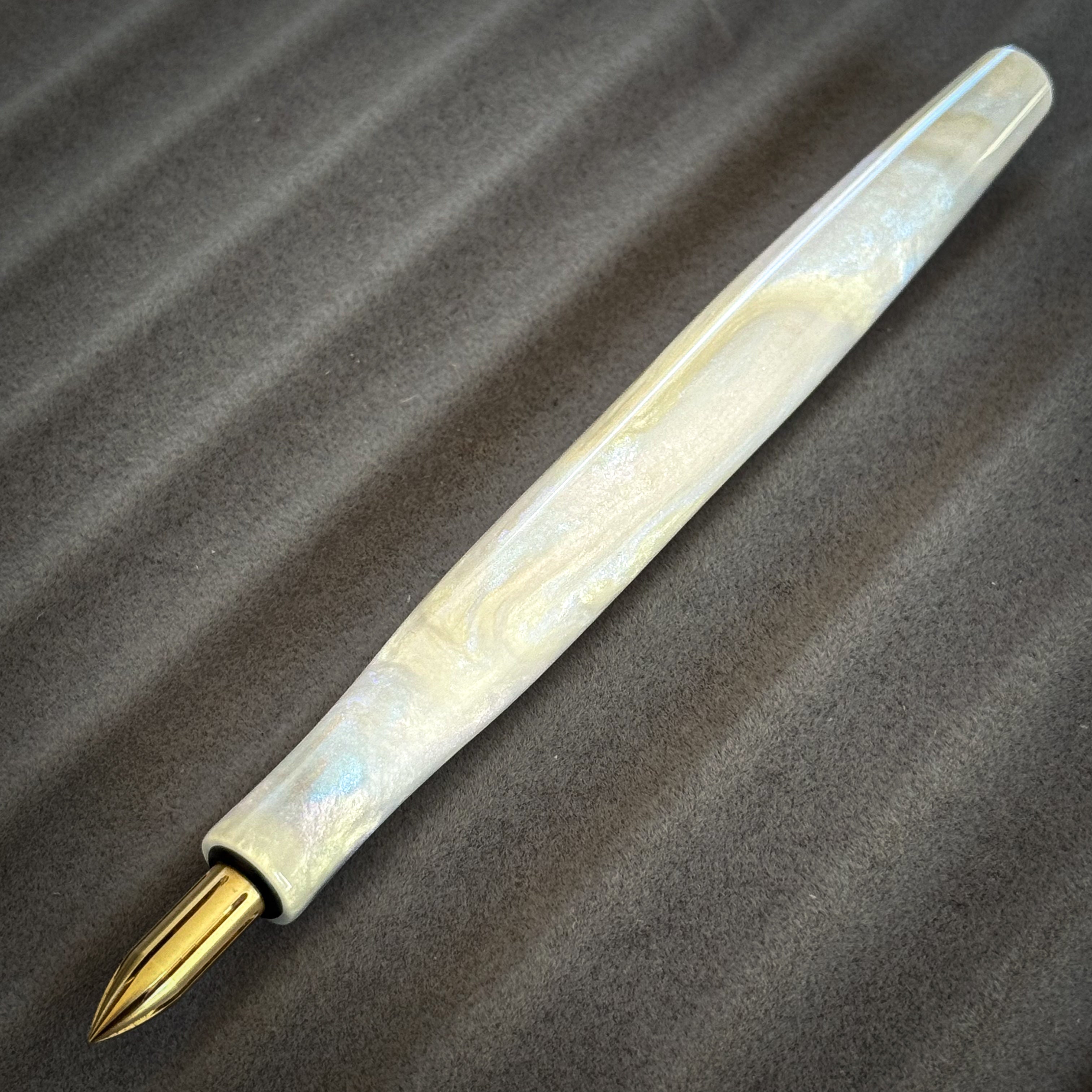 Moon Dusk (Nib Holder)