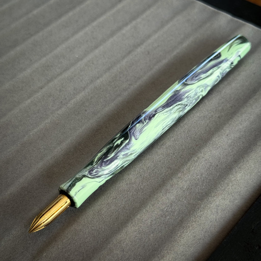 Pistachio Cream (Nib Holder)