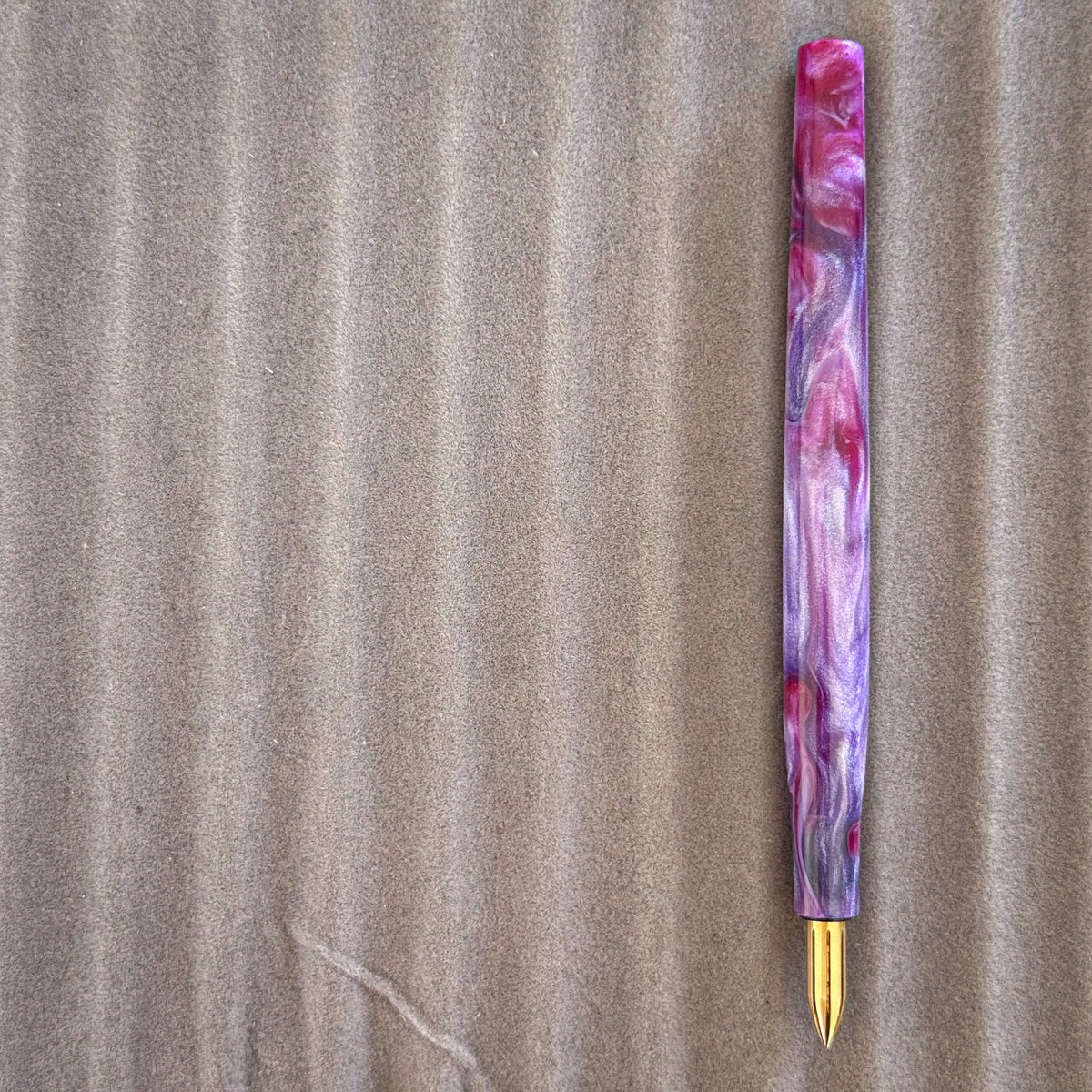 Amethyst Noir (Nib Holder)