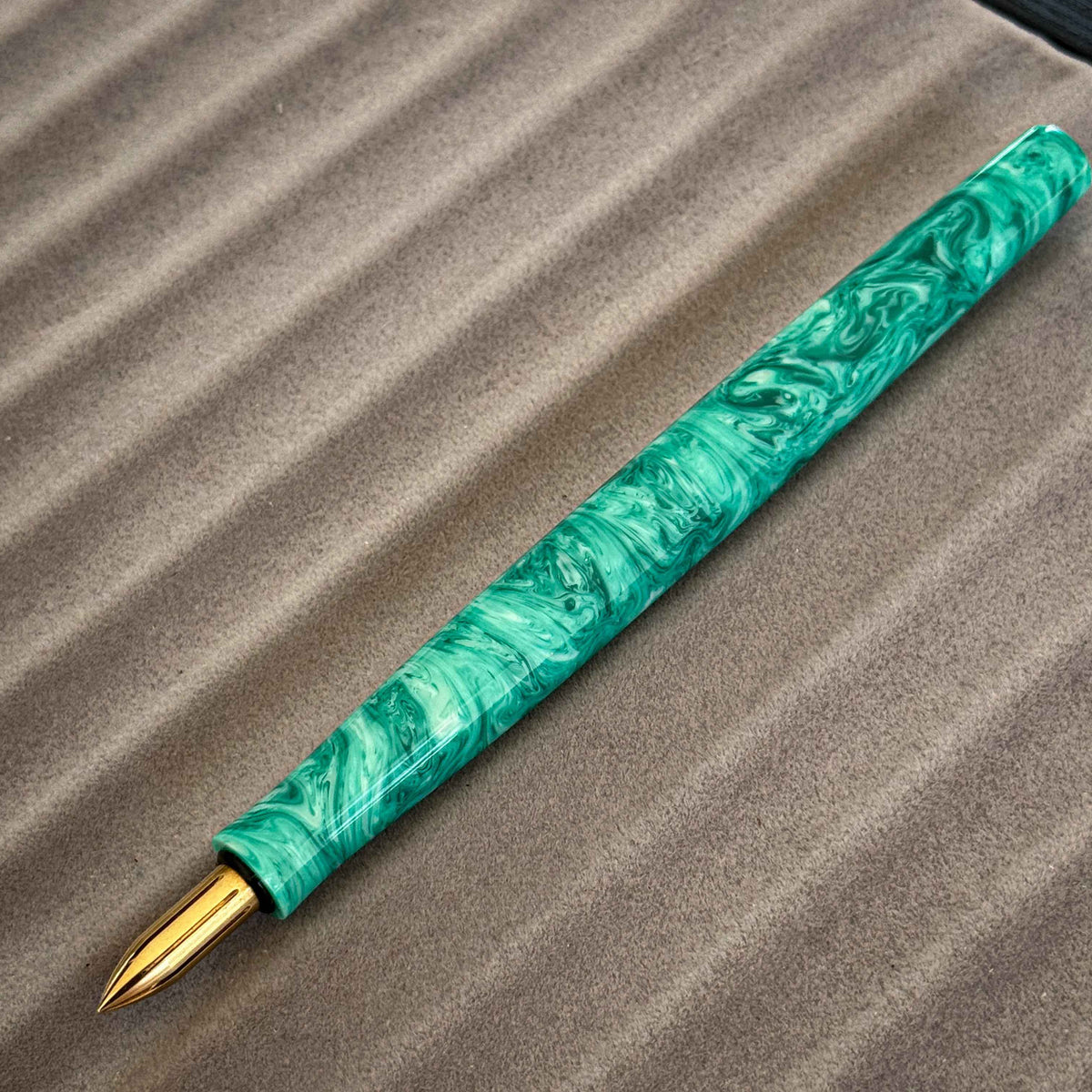 Tidal Mist (Nib Holder)