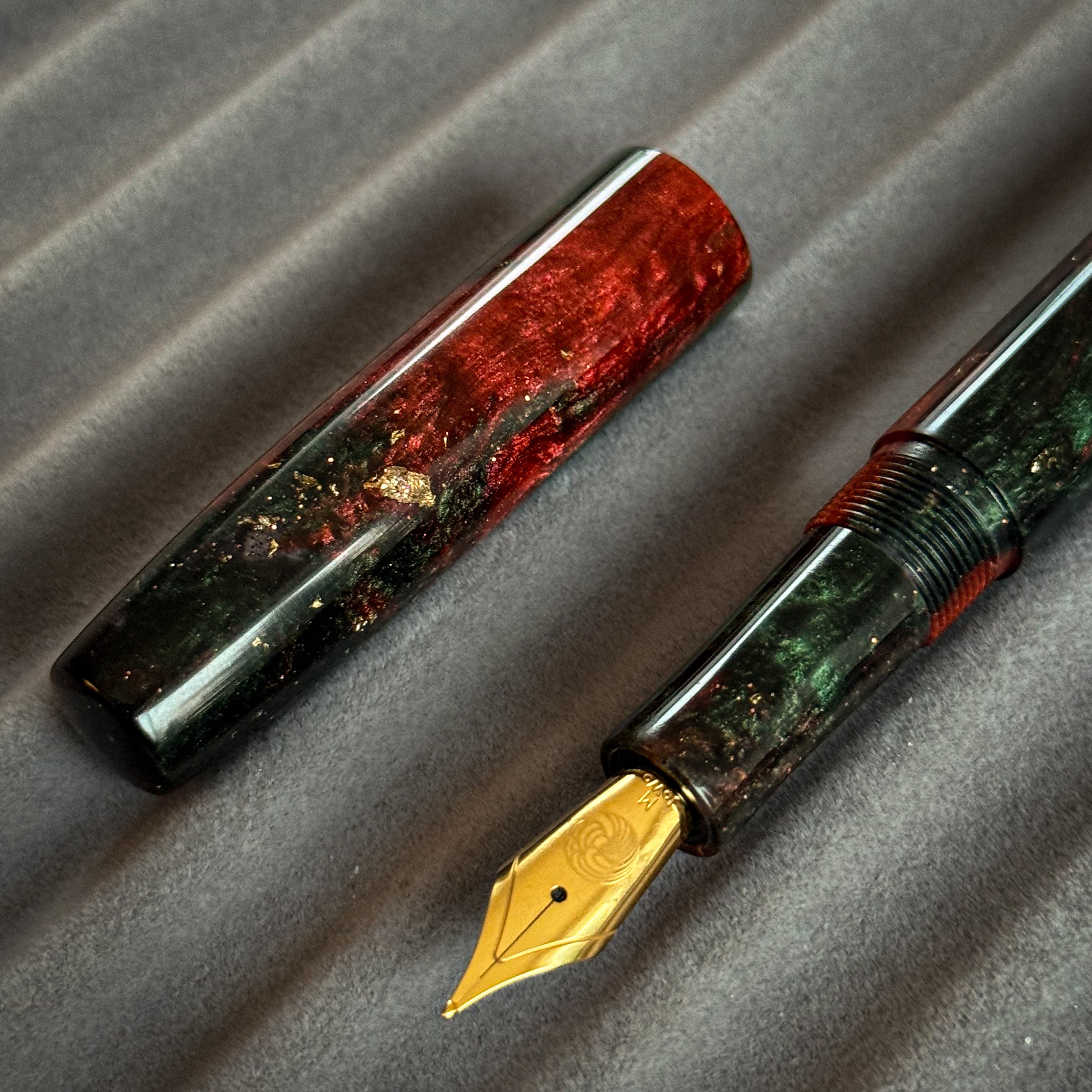 Golden Noel (Hybrid)