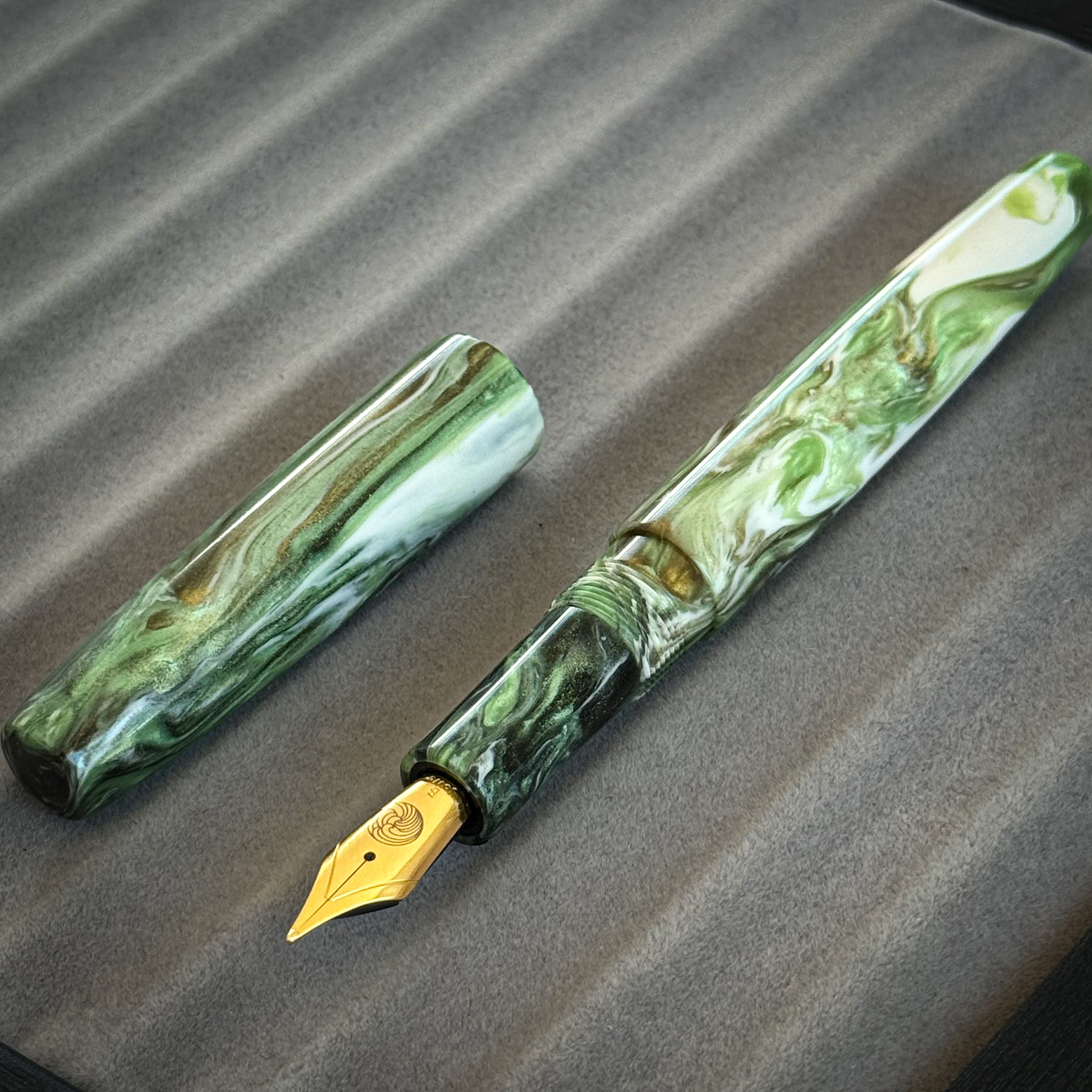 Roses in Arles (Meridian)